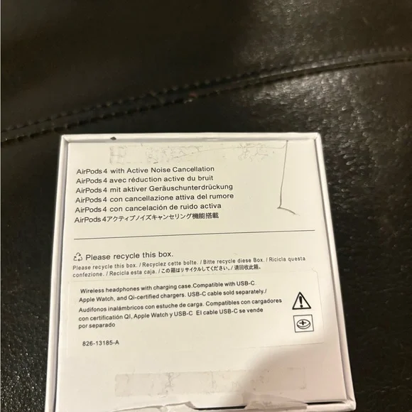 White Wireless Earbuds (gen 4)